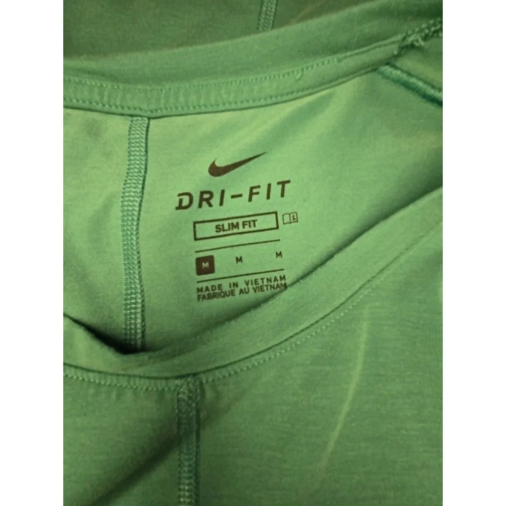 Nike‎ Training Dri-FIT Tee Mens Medium Green Vertical Front Seam Slim Fit EUC